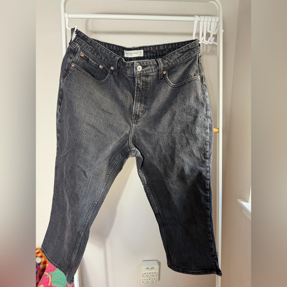 Abercrombie & Fitch Dark Gray Relaxed Jeans